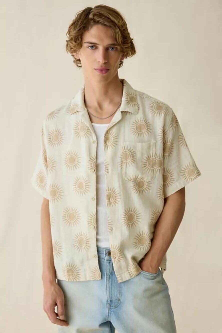 NWT Urban Outfitters Summer Pattern Breezy Camp Collar Short Sleeve Shirt sz M
